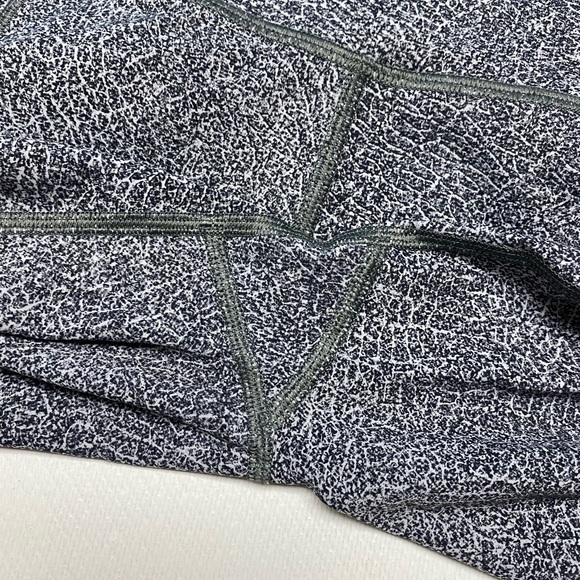 Lululemon Fast & Free Crop Fractal Strlight 6 NWOT - Picture 6 of 10
